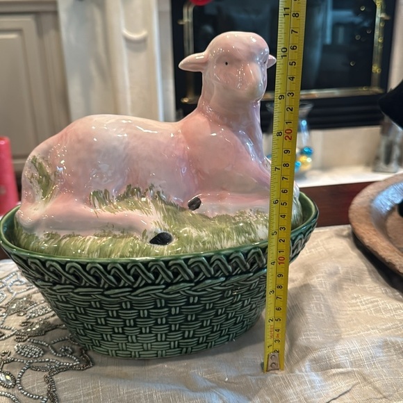 Vintage Portuguese Majolica Ceramic Tureen With Lamb... - Picture 9 of 10